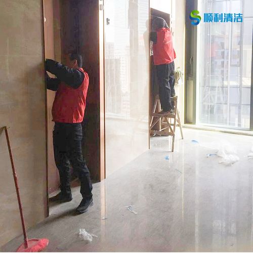 深圳順利清潔 專業(yè)實木地板清洗打蠟與全方位保潔服務專家